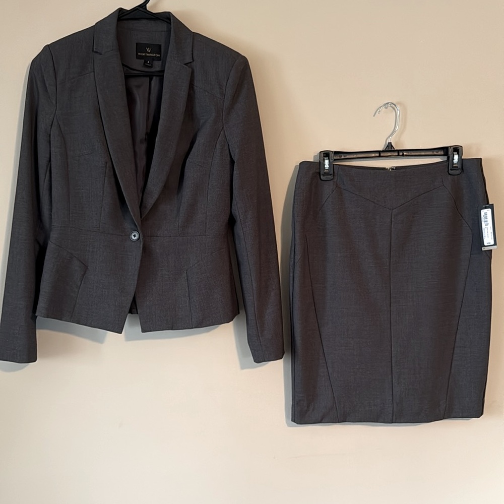 Worthington Heather Gray jacket size 4 and skirt size 8, women’s suit lined, NWT